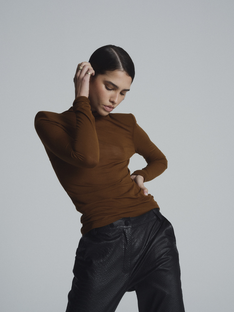 TURTLENECK SHEER AMBER