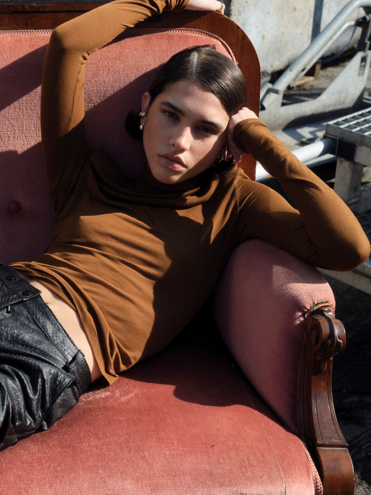 TURTLENECK SHEER AMBER