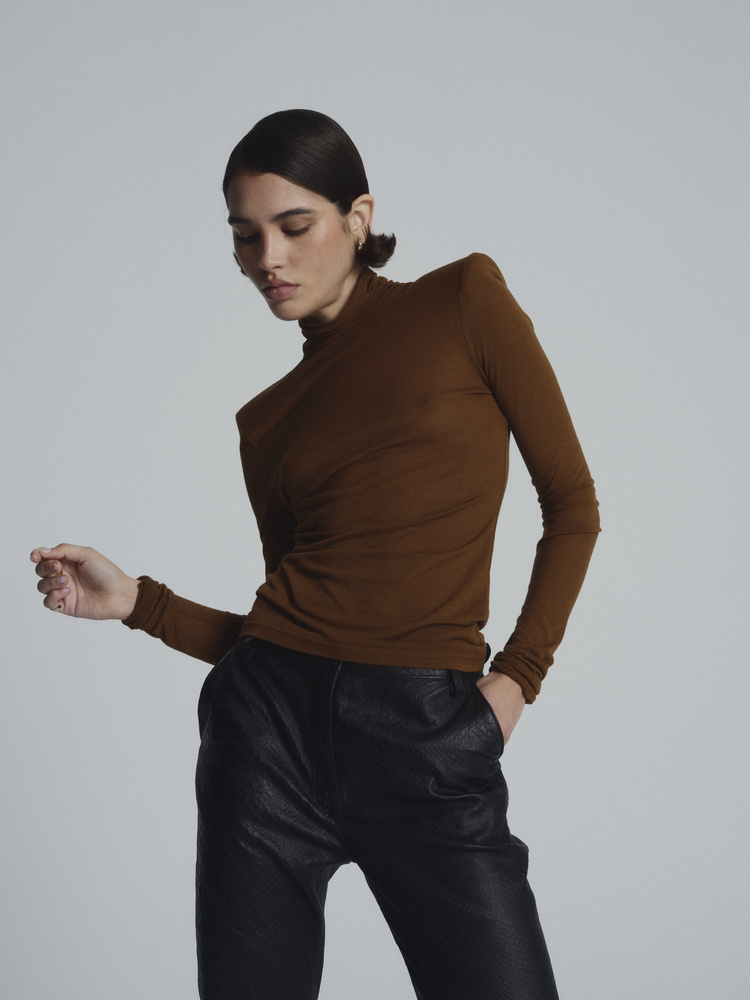 TURTLENECK SHEER AMBER