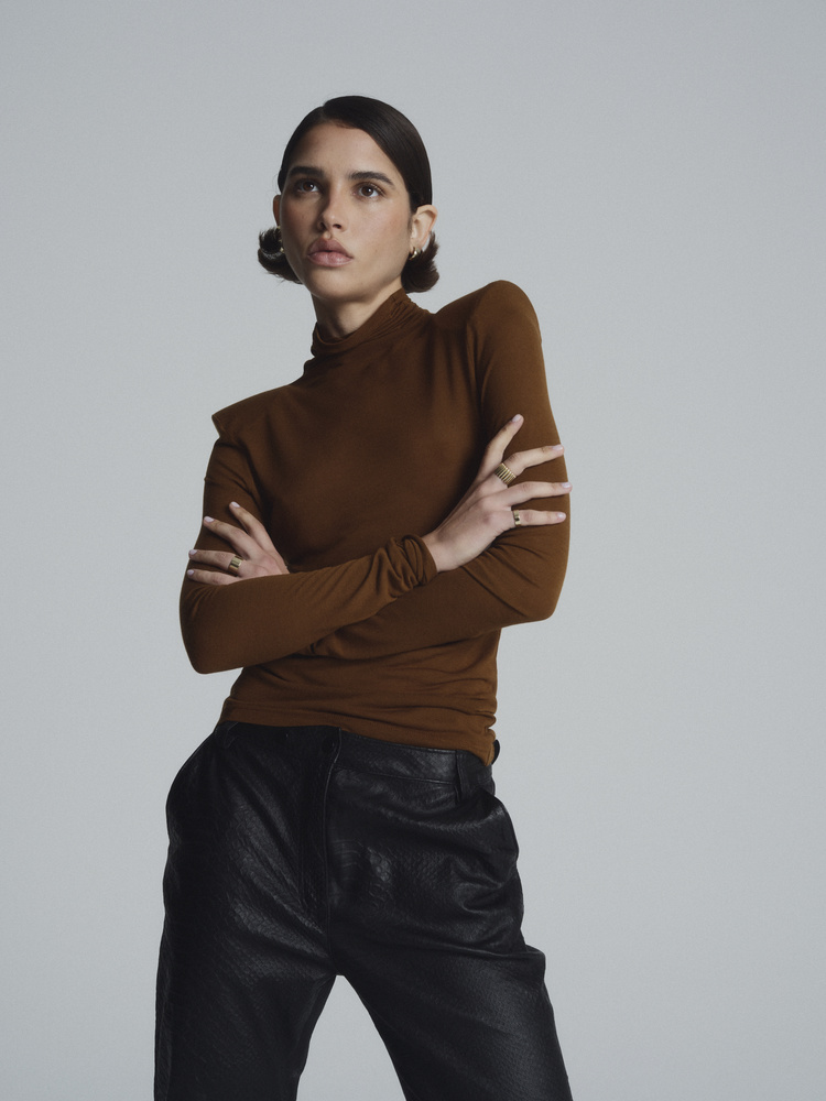 TURTLENECK SHEER AMBER