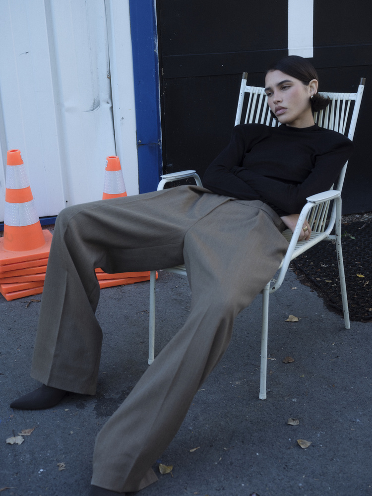 TURTLENECK SHEER BLACK