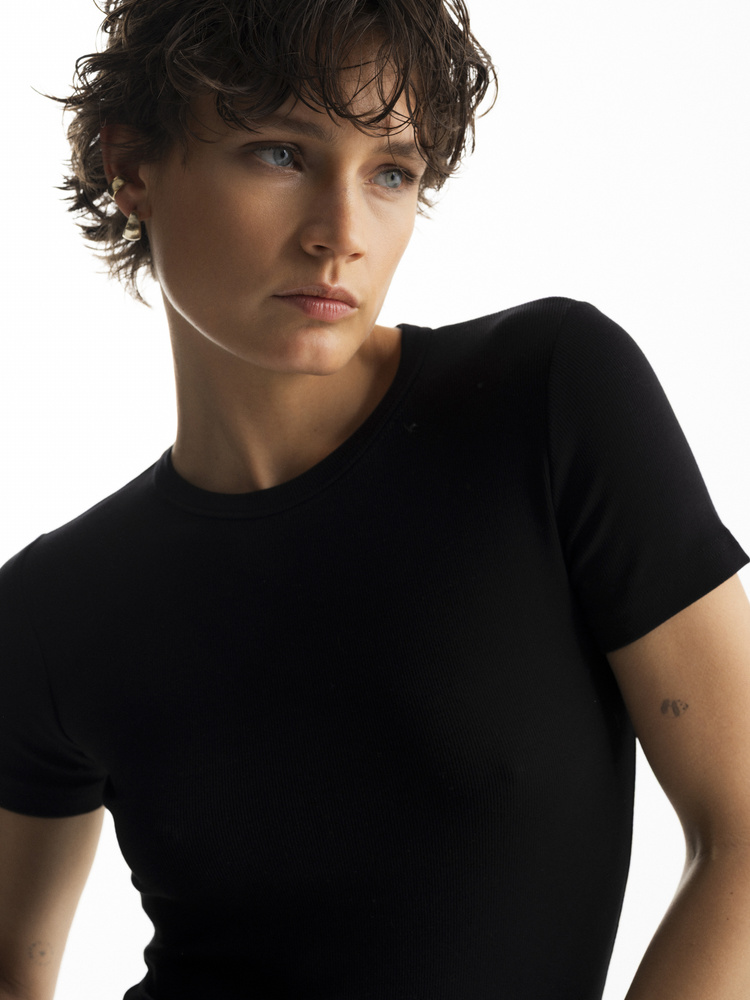 BASIC SHORT BLACK